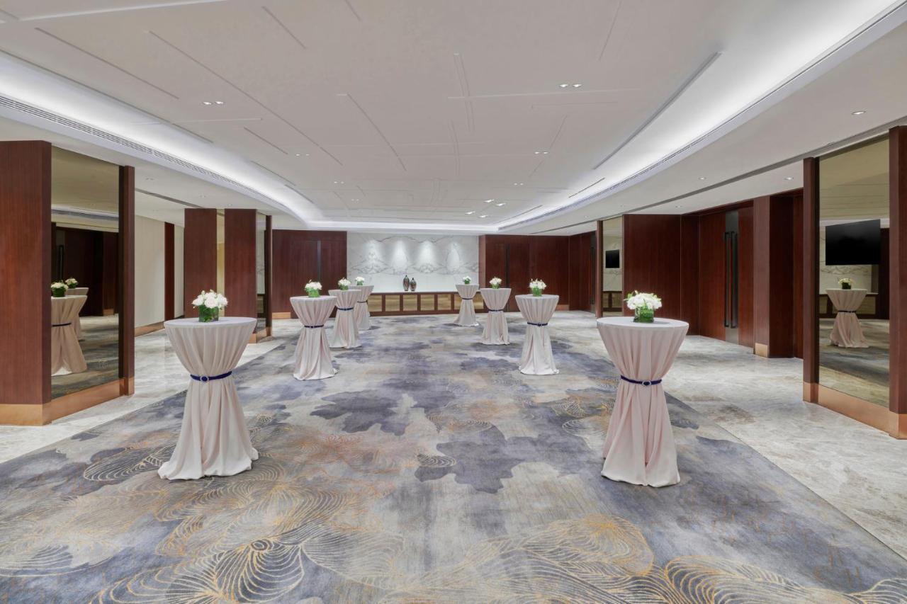 Crowne Plaza Zhuhai City Center By Ihg - Offers Free One-Way Shuttle To Chimelong Ocean Kingdom Ngoại thất bức ảnh